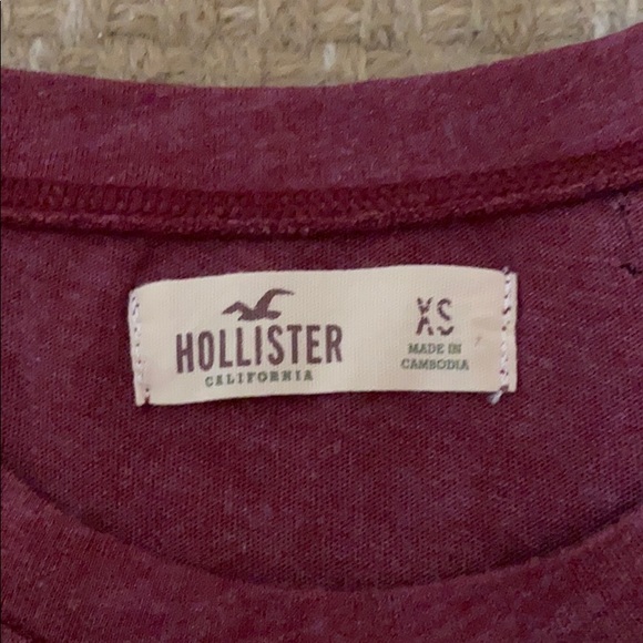 NWOT Juniors Size xs T-shirt from Hollister. - Picture 2 of 3